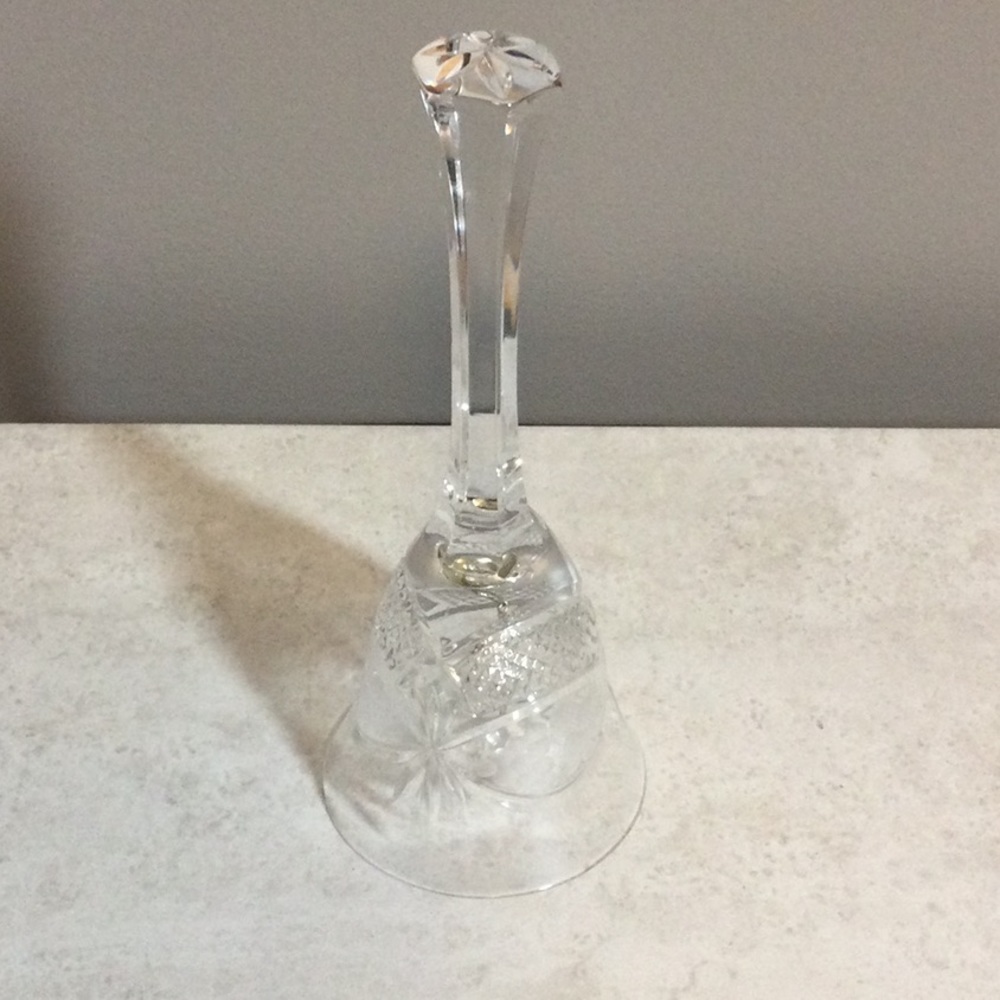 Crystal bell
